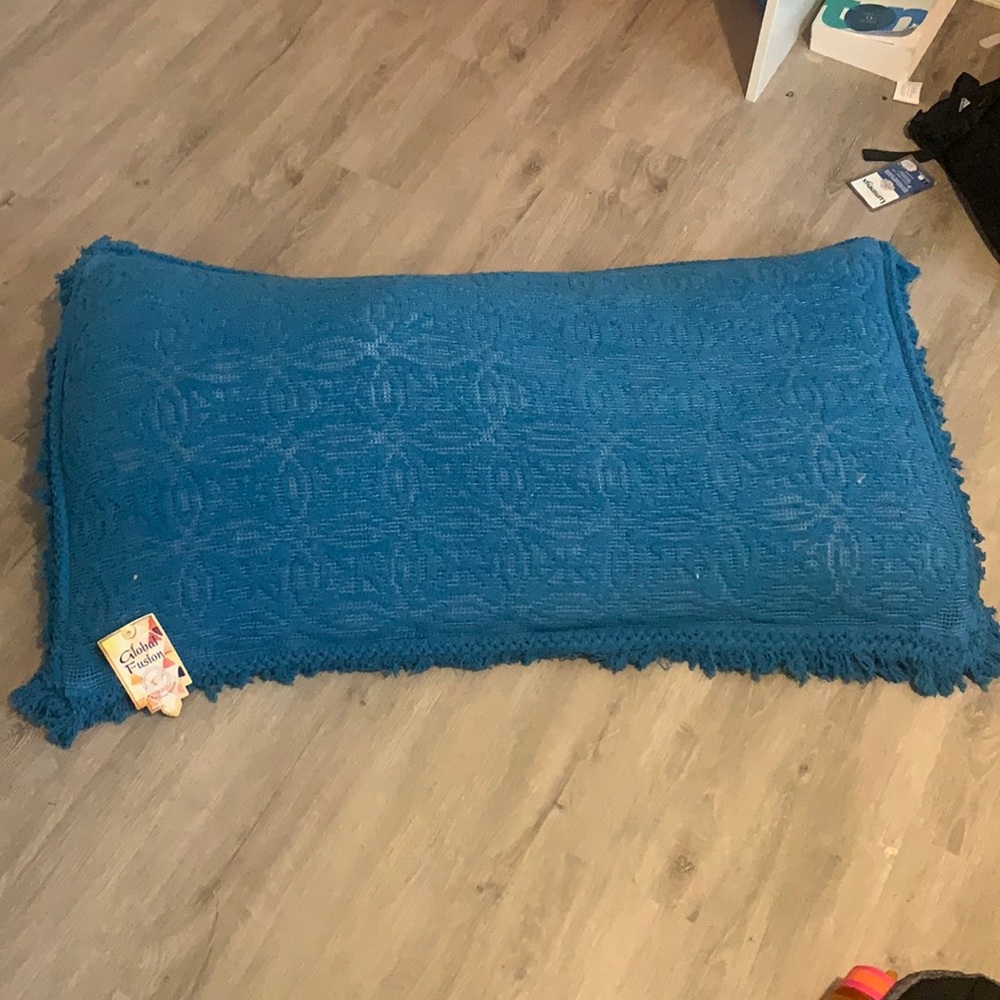 New with tags knit pillow